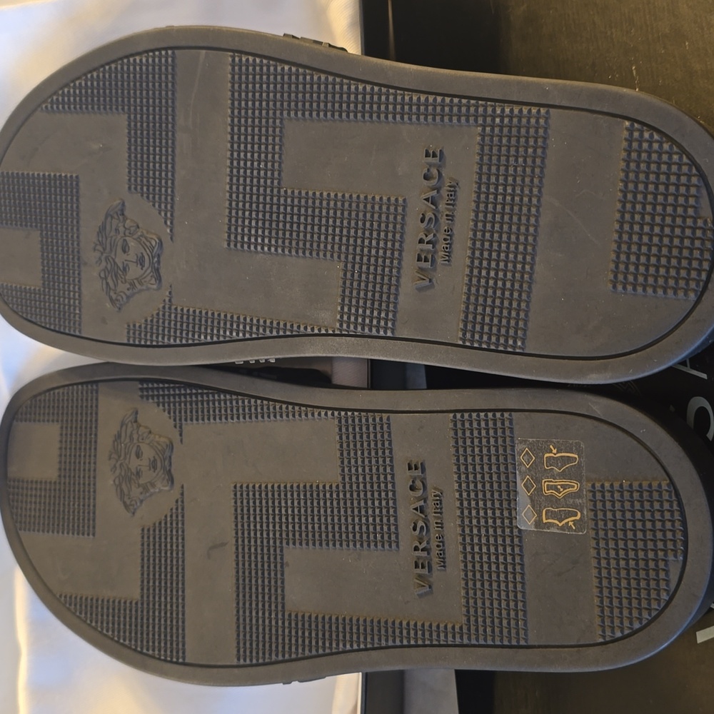 Versace Men's Pool Slide Size 40 - Picture 4 of 5